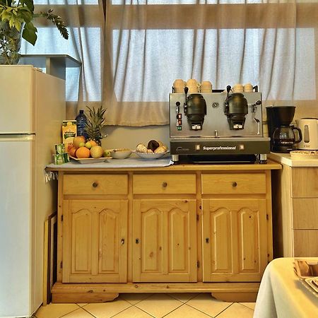 ジャルディーニ・ナクソス La Piazzetta Bed & Breakfast エクステリア 写真