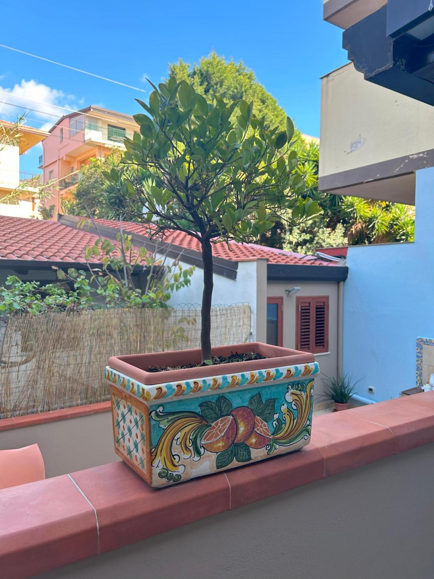 ジャルディーニ・ナクソス La Piazzetta Bed & Breakfast エクステリア 写真