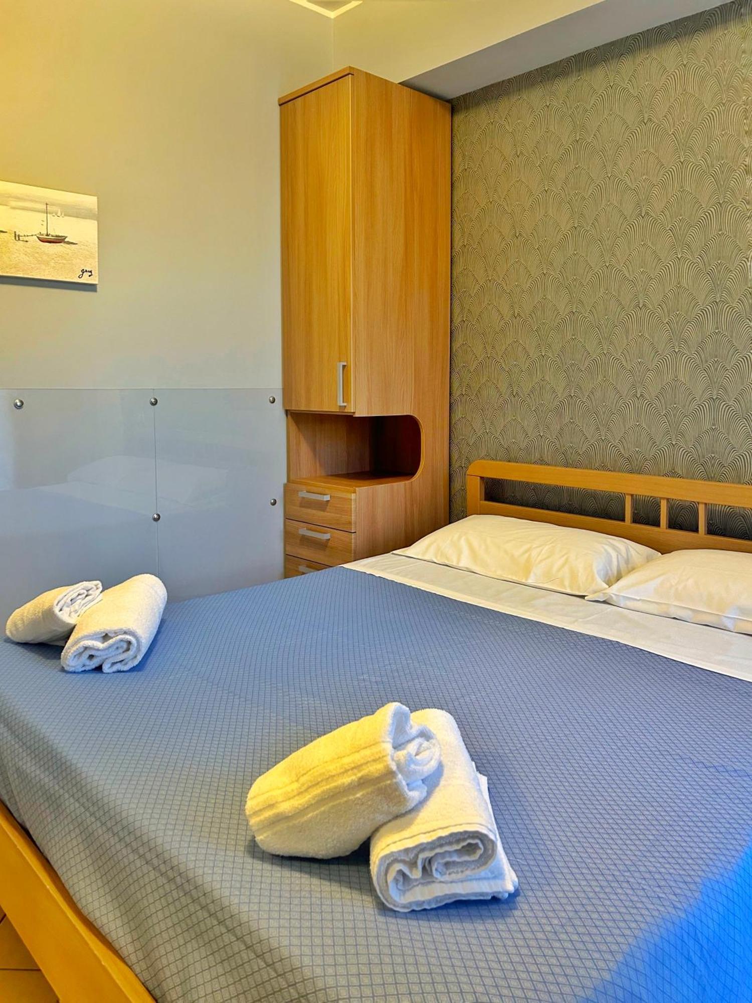 ジャルディーニ・ナクソス La Piazzetta Bed & Breakfast エクステリア 写真