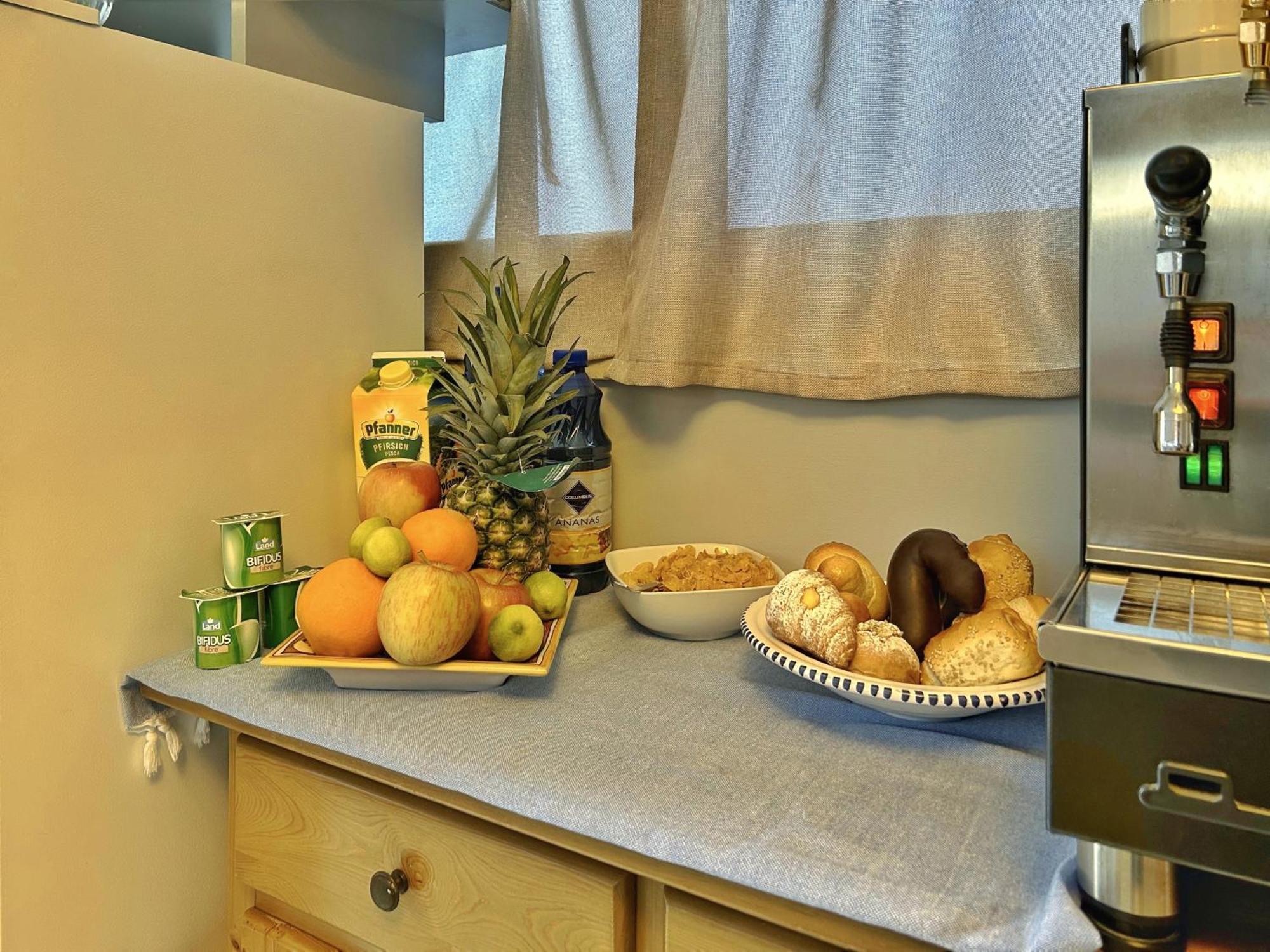 ジャルディーニ・ナクソス La Piazzetta Bed & Breakfast エクステリア 写真