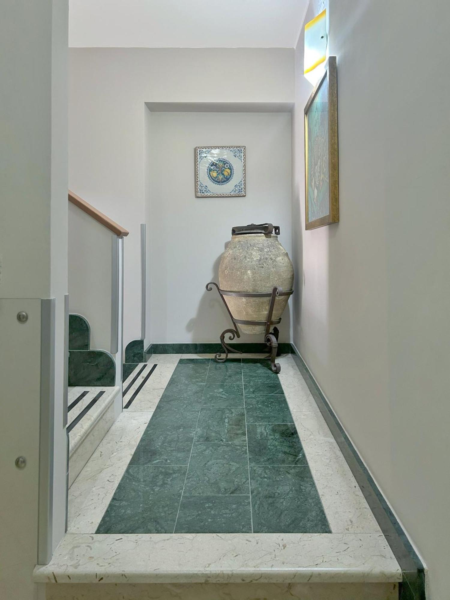 ジャルディーニ・ナクソス La Piazzetta Bed & Breakfast エクステリア 写真